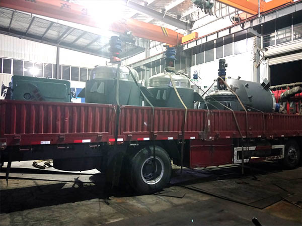 反（fǎn）應釜（fǔ）發往（wǎng）河北趙先生